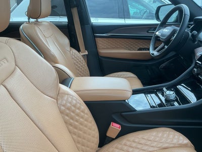 2022 Jeep Grand Cherokee Summit