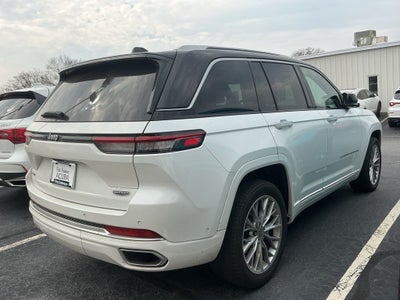2022 Jeep Grand Cherokee Summit