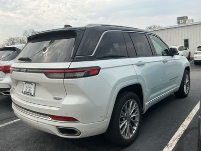 2022 Jeep Grand Cherokee Summit