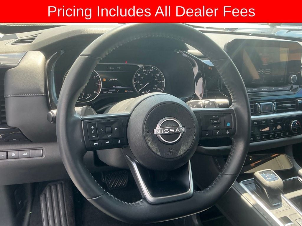 2025 Nissan Pathfinder SV