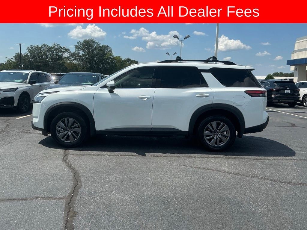 2025 Nissan Pathfinder SV