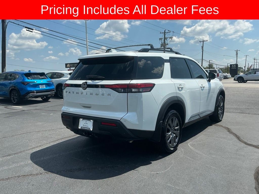 2025 Nissan Pathfinder SV