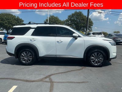 2025 Nissan Pathfinder SV