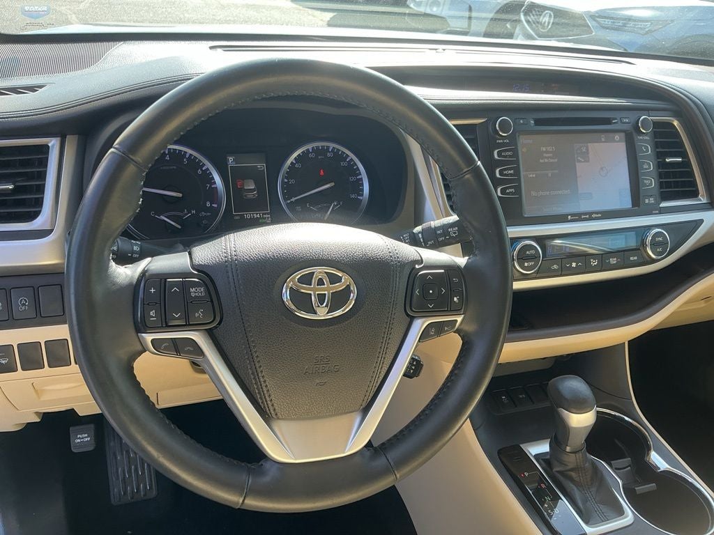 2019 Toyota Highlander SE
