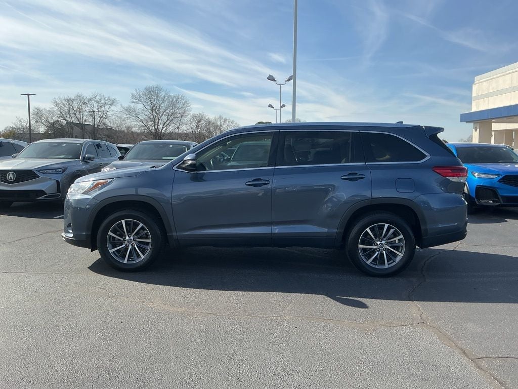 2019 Toyota Highlander SE