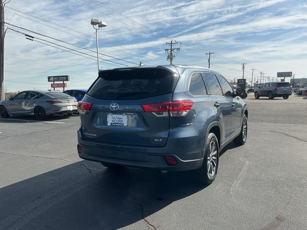 2019 Toyota Highlander SE