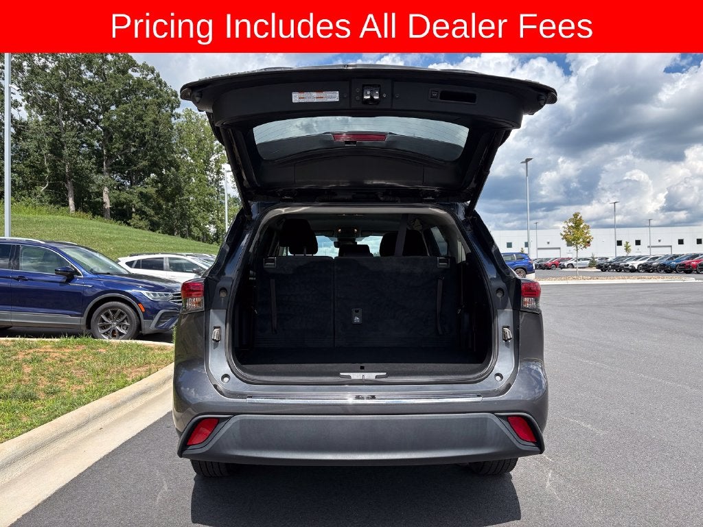 2022 Toyota Highlander LE