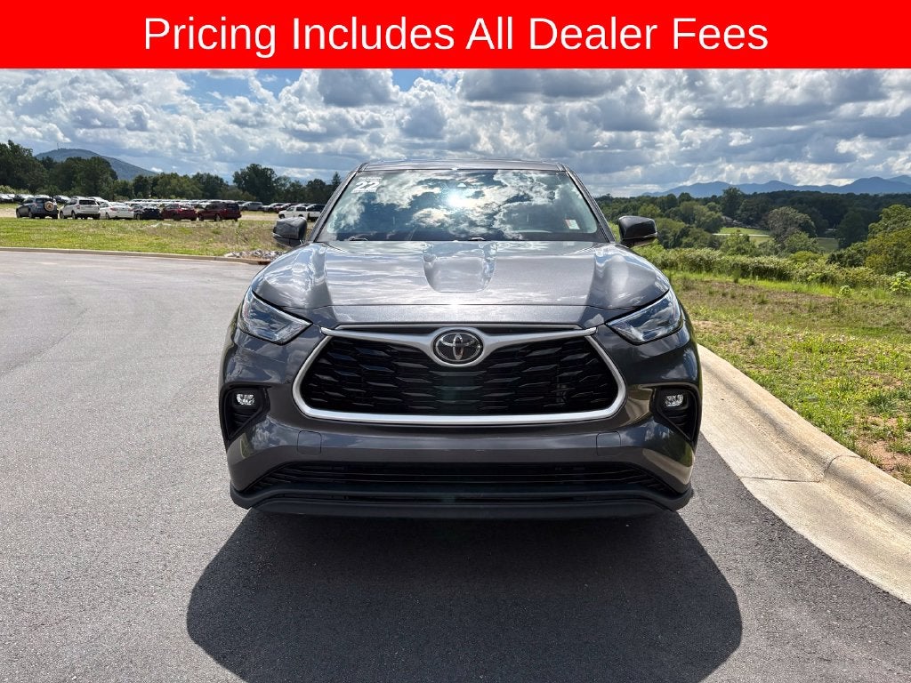 2022 Toyota Highlander LE