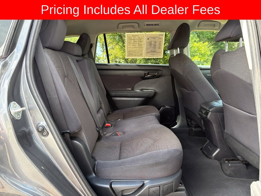 2022 Toyota Highlander LE