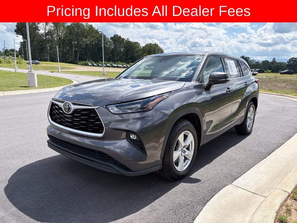 2022 Toyota Highlander LE