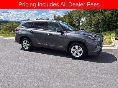 2022 Toyota Highlander LE