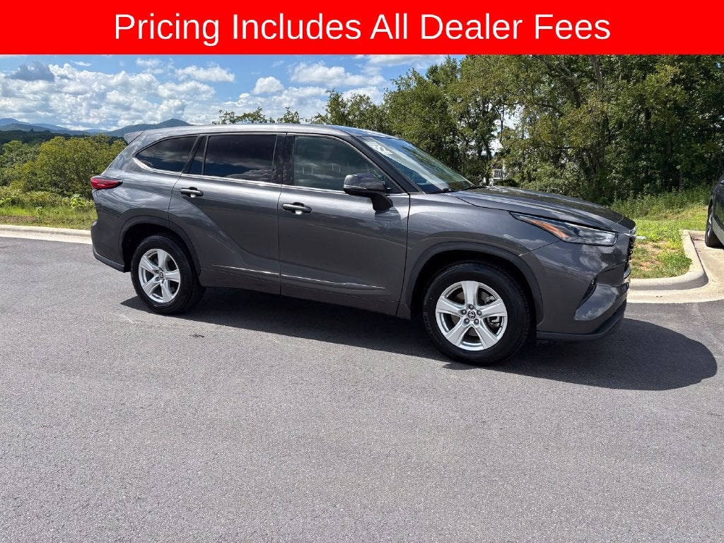 2022 Toyota Highlander LE