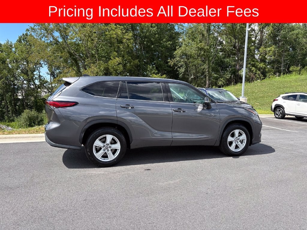 2022 Toyota Highlander LE