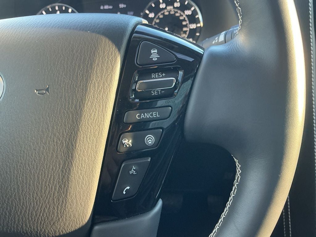 2022 INFINITI QX80 Premium Select