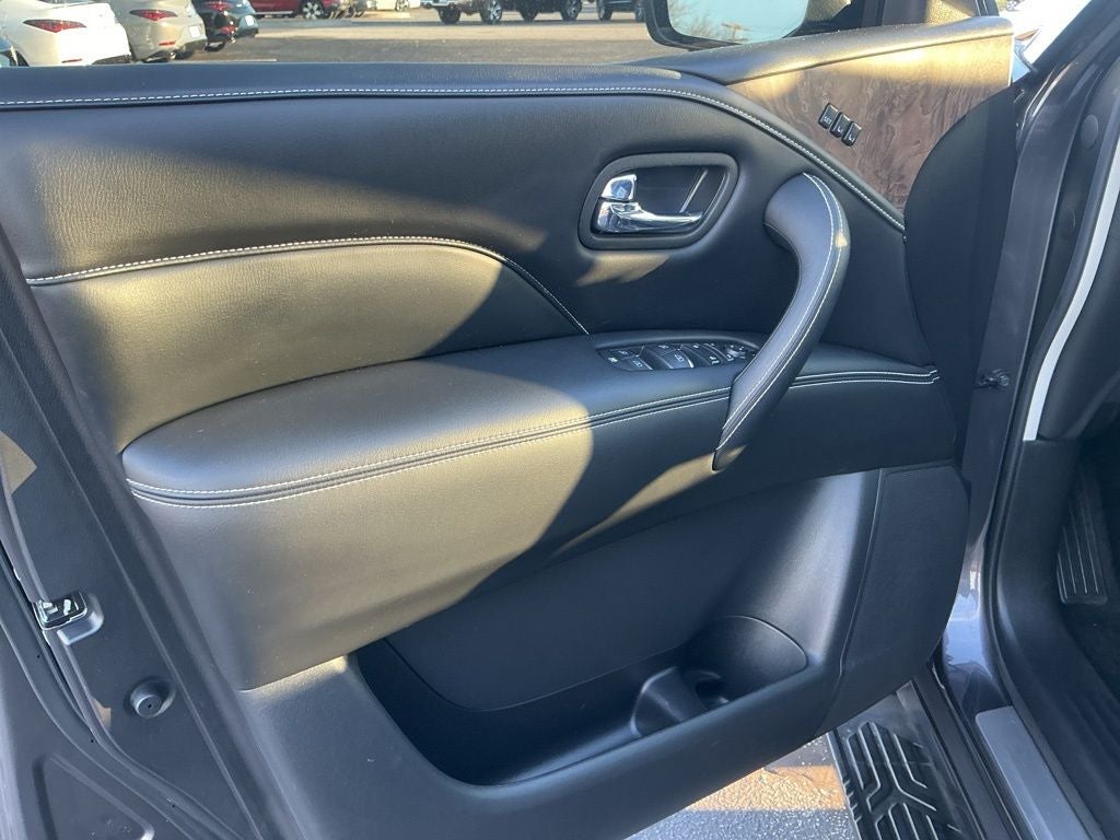 2022 INFINITI QX80 Premium Select