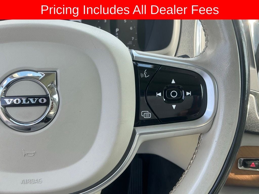 2022 Volvo XC90 T6 Momentum