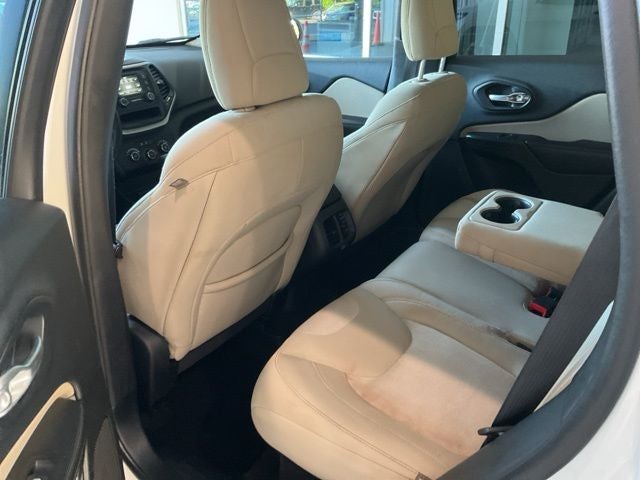 2016 Jeep Cherokee Sport