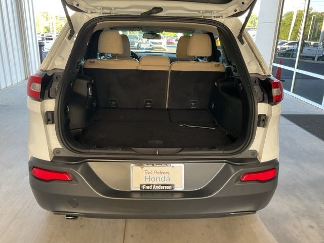 2016 Jeep Cherokee Sport