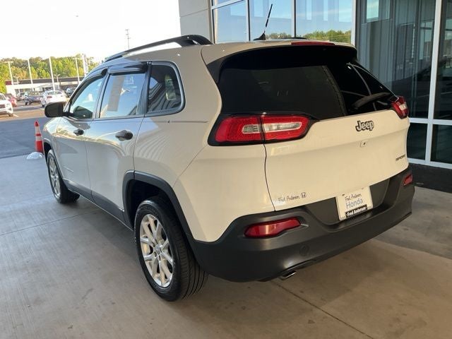 2016 Jeep Cherokee Sport