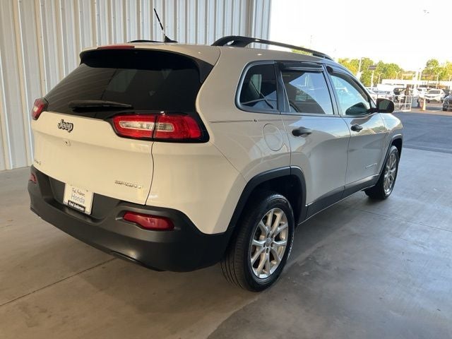 2016 Jeep Cherokee Sport