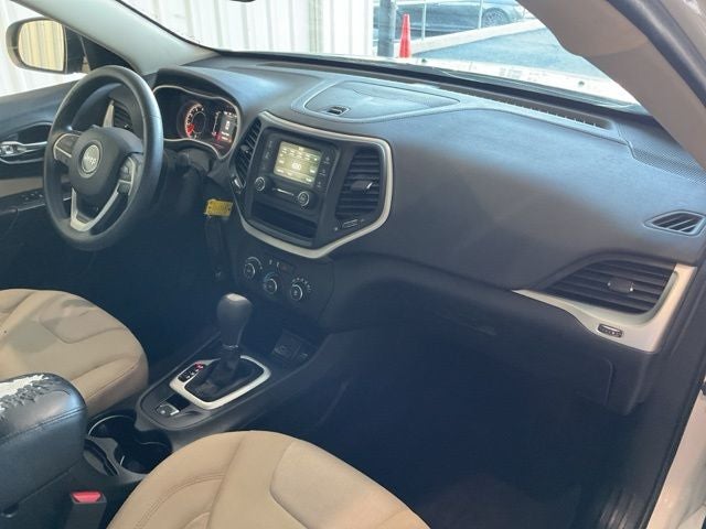 2016 Jeep Cherokee Sport