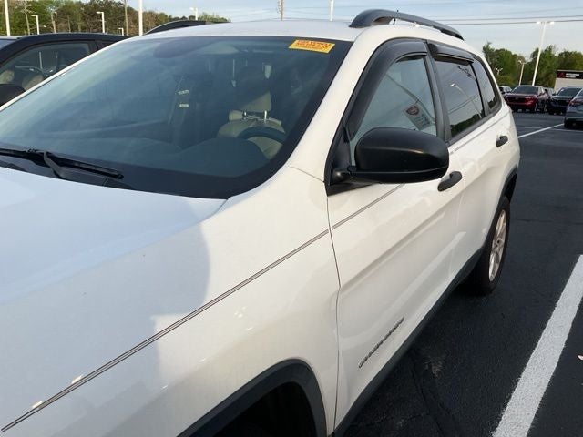 2016 Jeep Cherokee Sport