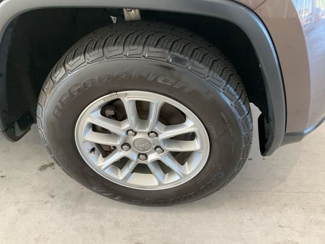 2019 Jeep Grand Cherokee Laredo E