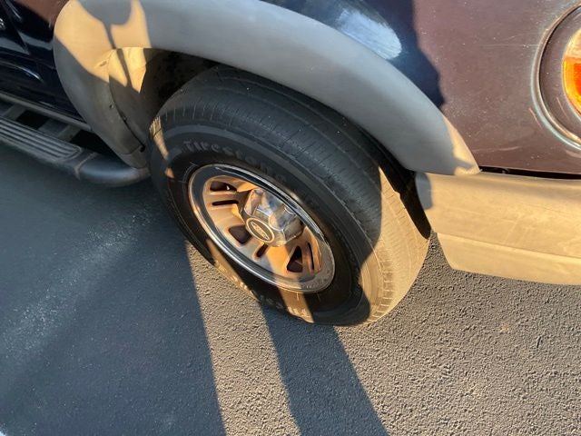 2000 Ford Explorer XLS