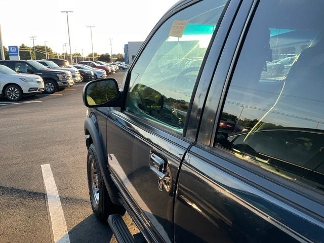 2000 Ford Explorer XLS