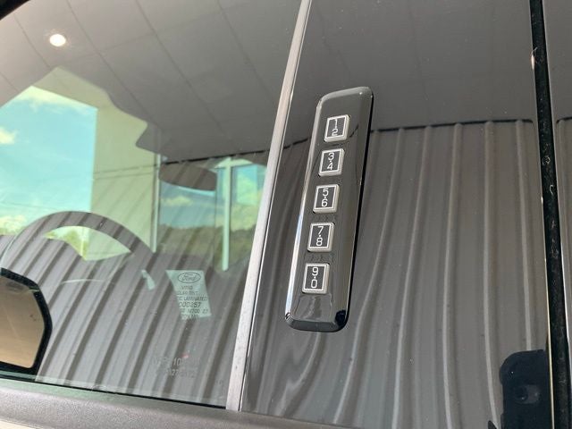 2022 Ford F-350SD Lariat