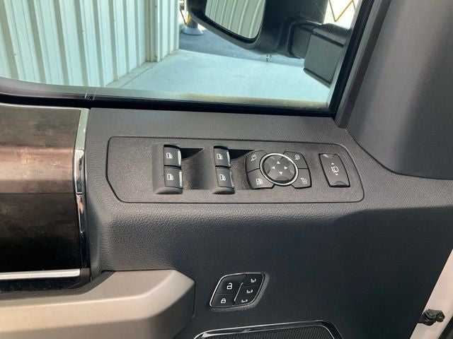 2022 Ford F-350SD Lariat