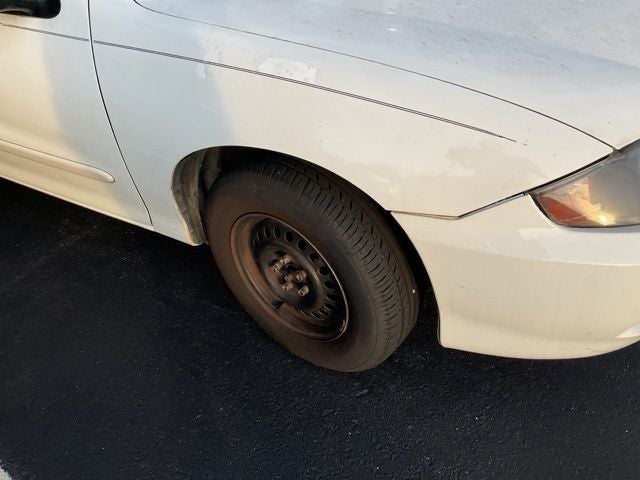 2004 Chevrolet Cavalier Base