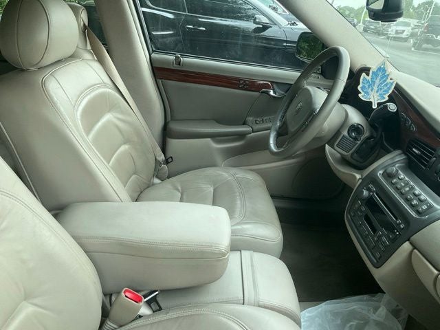 2001 Cadillac DeVille Base