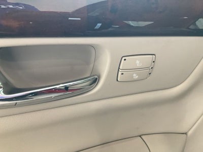 2010 Cadillac DTS Base