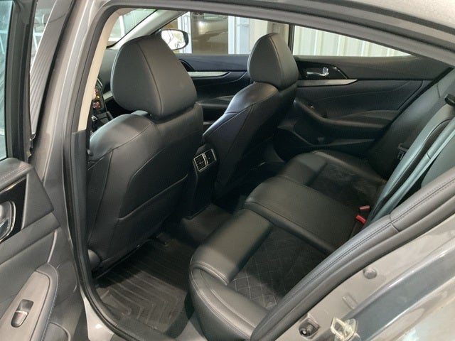 2017 Nissan Maxima SR