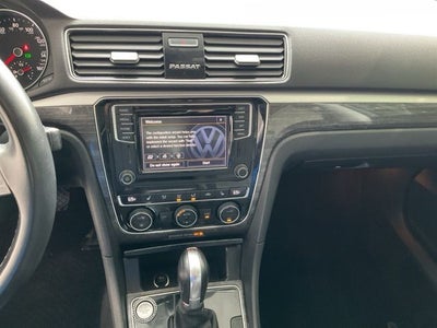2018 Volkswagen Passat 2.0T SE