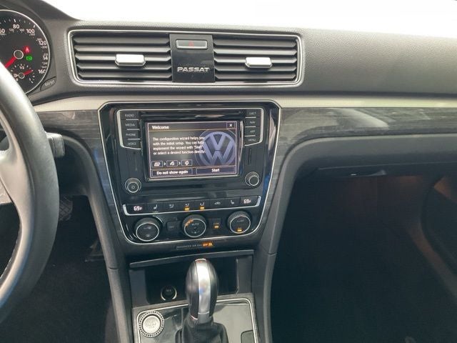 2018 Volkswagen Passat 2.0T SE