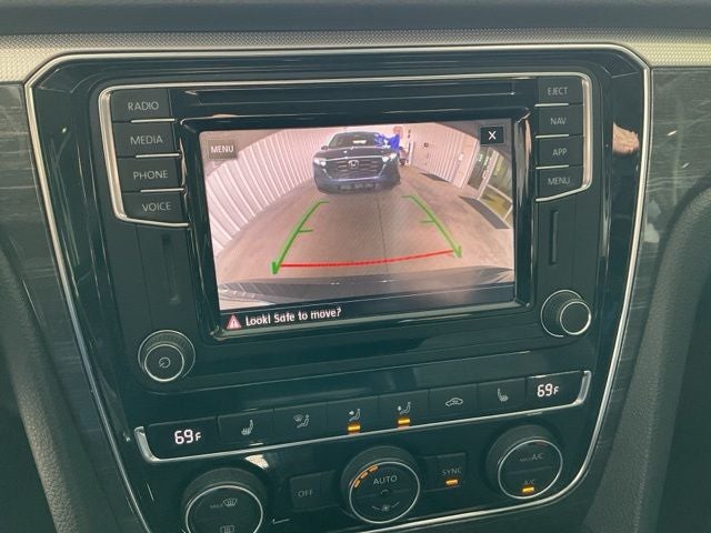 2018 Volkswagen Passat 2.0T SE