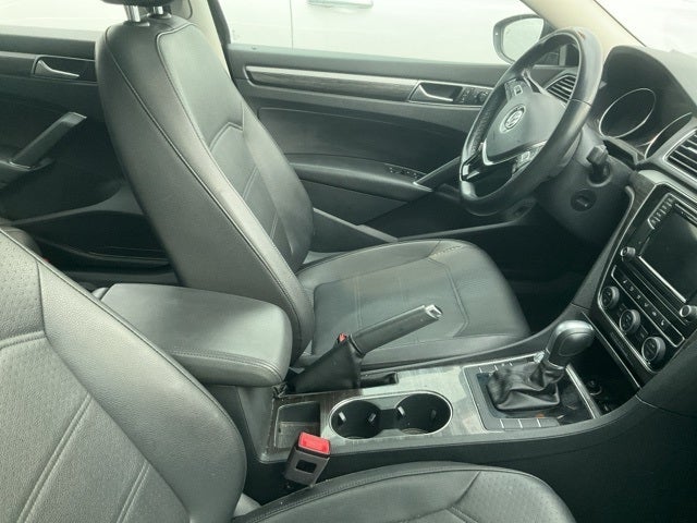 2018 Volkswagen Passat 2.0T SE