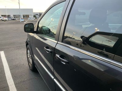 2010 Chrysler Town & Country Touring