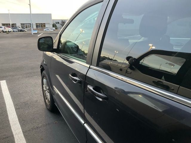 2010 Chrysler Town & Country Touring