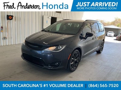 2020 Chrysler Pacifica Touring L