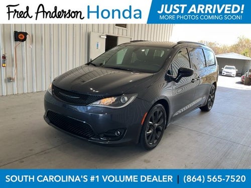 2020 Chrysler Pacifica Touring L