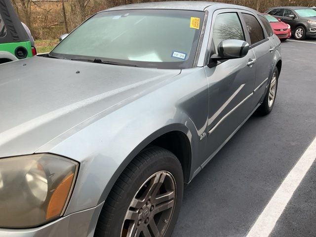 2006 Dodge Magnum Base