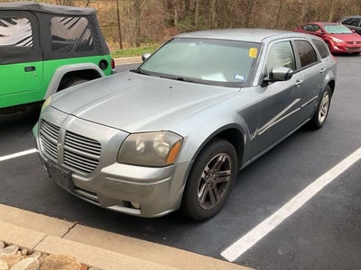 2006 Dodge Magnum Base