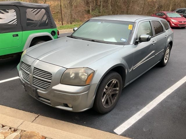 2006 Dodge Magnum Base