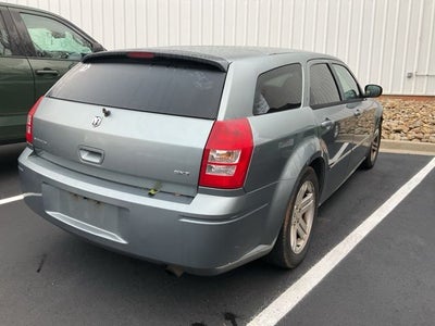 2006 Dodge Magnum Base
