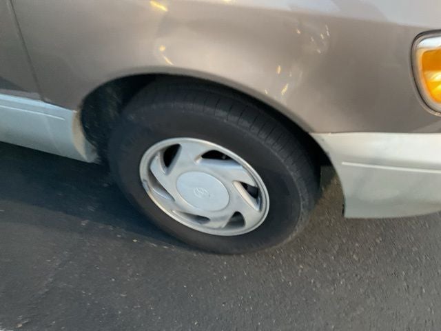 1998 Toyota Sienna LE