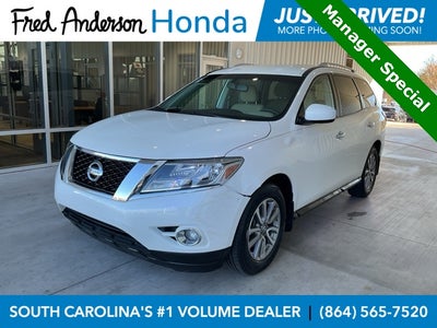 2016 Nissan Pathfinder SV