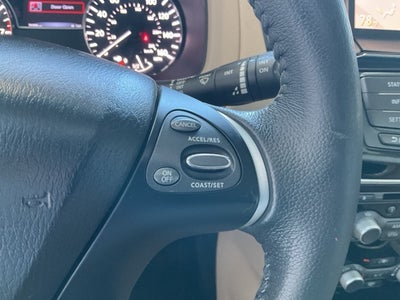 2016 Nissan Pathfinder SV